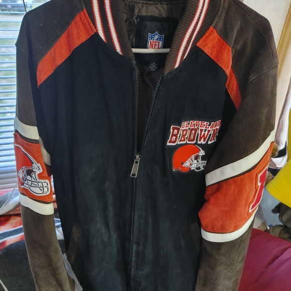 Cleveland Brown Jacket - Picture 4 of 10